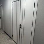Межкомнатная дверь Белая от производителя FLYDOORS в квартире