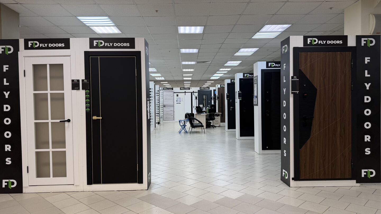 Интерьер магазина в Красноярске на улице Шахтеров, 65
