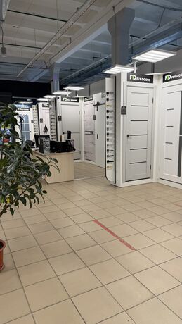 Интерьер магазина дверей в Красноярске, ​ТЦ Бульваръ, улица Академика Вавилова, 1 ст54