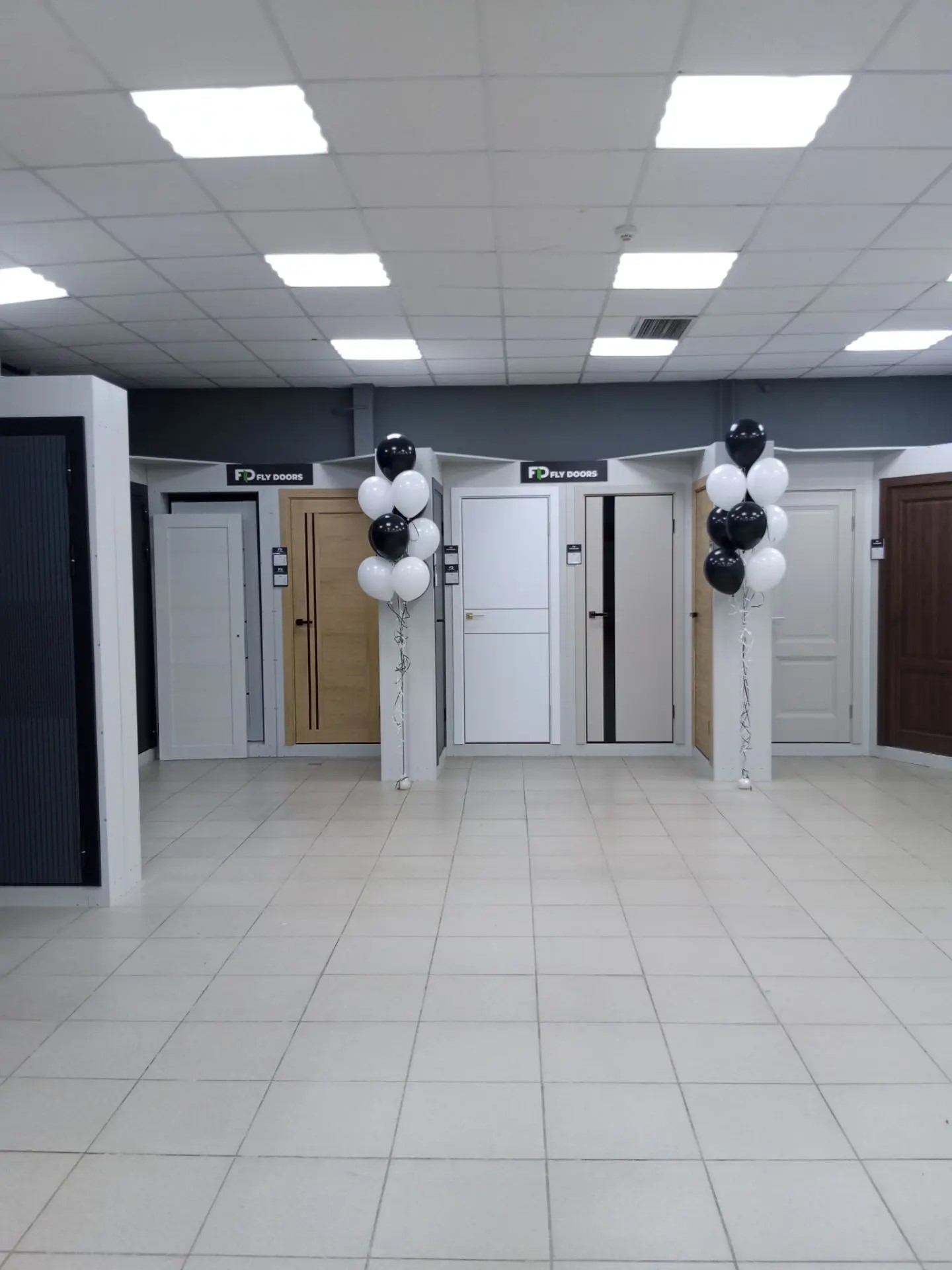 Интерьер магазина в Березовском на проспекте Шахтеров, 2а